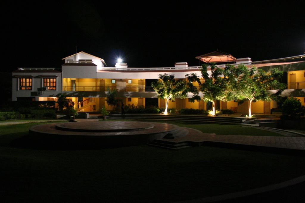 Arunai Anantha Resort Tiruvannāmalai Exterior foto