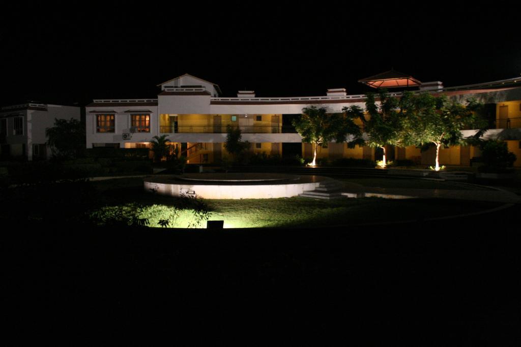 Arunai Anantha Resort Tiruvannāmalai Exterior foto