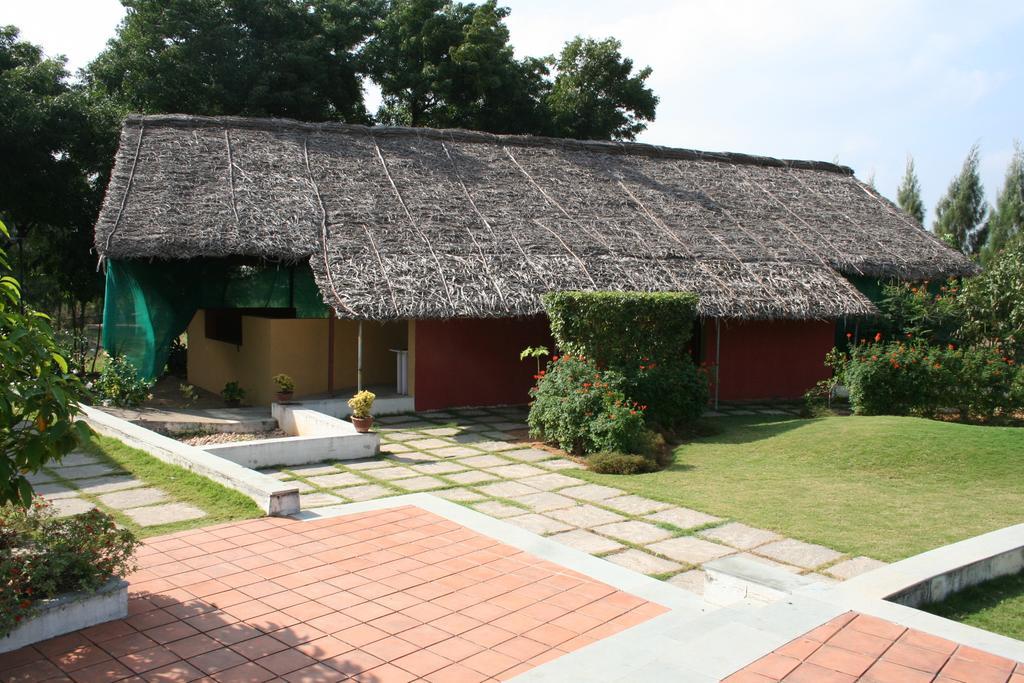 Arunai Anantha Resort Tiruvannāmalai Exterior foto